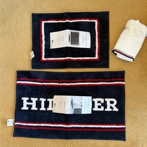 Tommy Hilfiger Navy and White Bath Mat Set